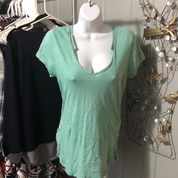 Free People Tops - Free People green tee size medium